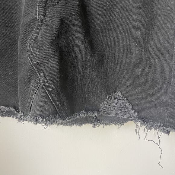 American Eagle Skirt Womens Size 6‎ Black Denim Mini Pockets Distressed Casual - Picture 2 of 8